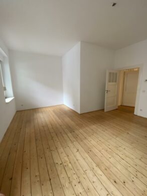 Schöne 2 Zimmer-Wohnung im Herzen von Oberkassel, 40545 Düsseldorf, Etagenwohnung zur Miete