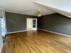02 - Attraktive 2-Zimmer-Dachgeschoss-Wohnung mit Balkon und Einzelgarage in zentraler Lage von Meerbusch-Büderich