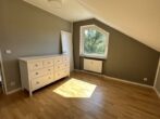 08 - Attraktive 2-Zimmer-Dachgeschoss-Wohnung mit Balkon und Einzelgarage in zentraler Lage von Meerbusch-Büderich