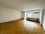 Wohnzimmer - Helle und geräumige 3-Zimmer-Wohnung In zentraler Lage von Düsseldorf Oberkassel und nahe gelegen zum Rhein