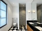 11 - Luxuriöse Doppelhaus-Villa in bester Lage von Alt-Meererbusch Privatstraße mit Toranlage!