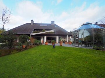 Landhausvilla mit Parkanlage und Innenschwimmbad in bester Lage von Alt- Meererbusch!, 40667 Meerbusch, Einfamilienhaus