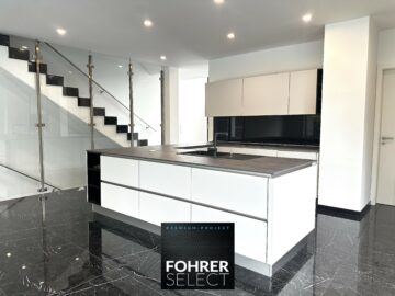 Familienfreundliche Doppelhaushälfte mit 4 Schlafzimmern, 3 Luxusbädern, Garten und Garage, 40667 Meerbusch, Doppelhaushälfte