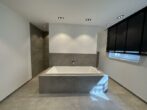 17 - Luxuriöse Doppelhaus-Villa mit Garage in gefragter Wohnlage-Alt-Meererbusch!